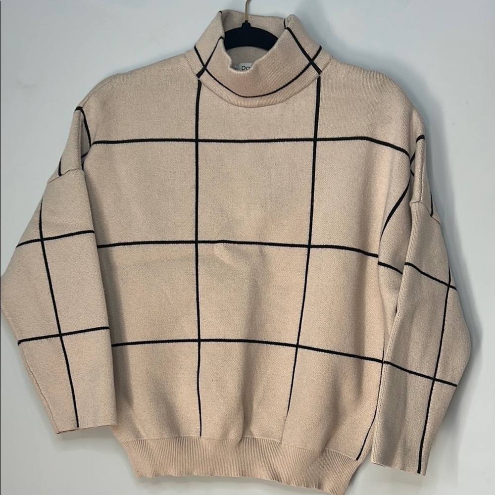 Davi & Dani Women's Grid Plaid Pattern Beige & Black Mock Sweater Size Medium